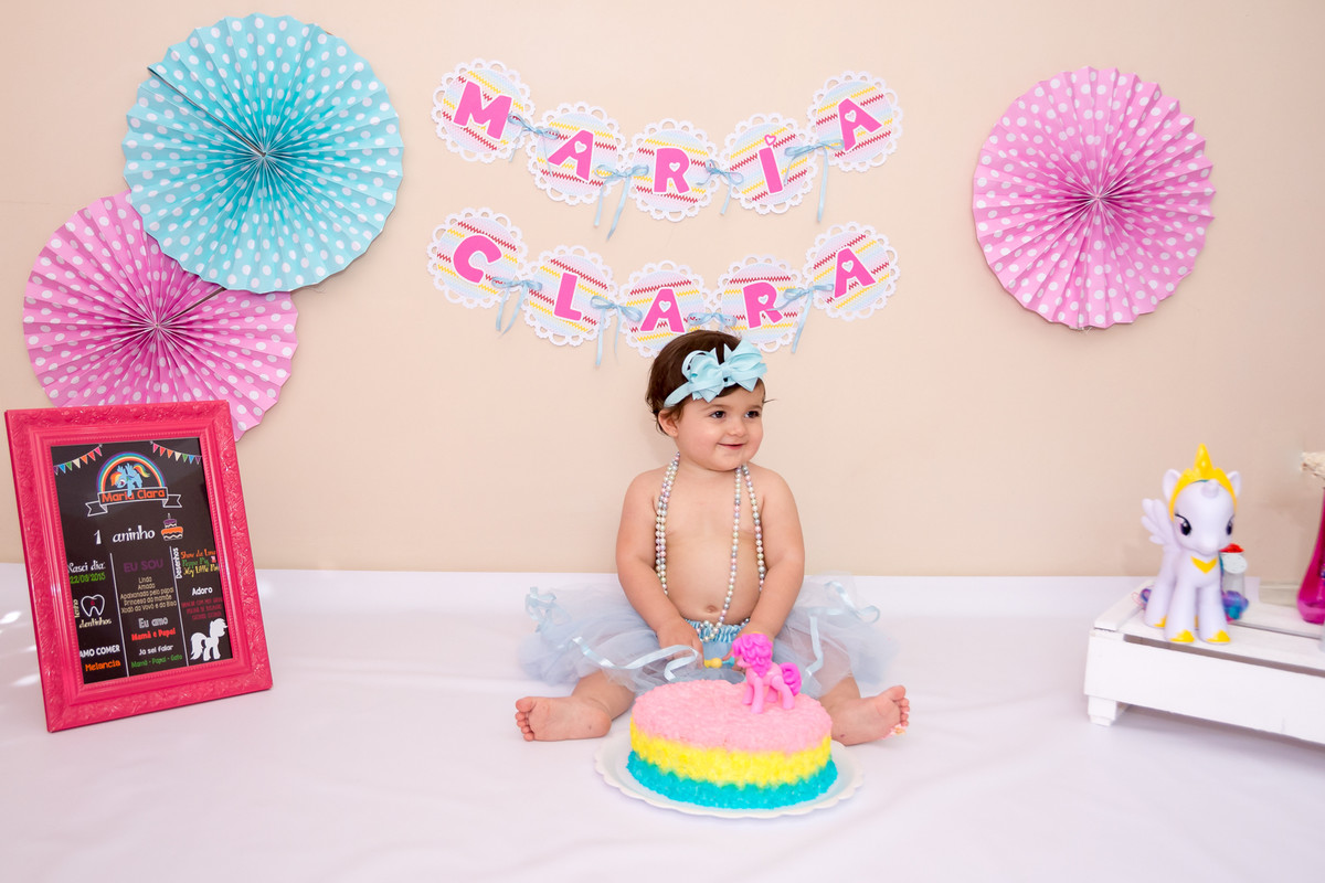 maria clara e o bolo no ensaio smash the cake