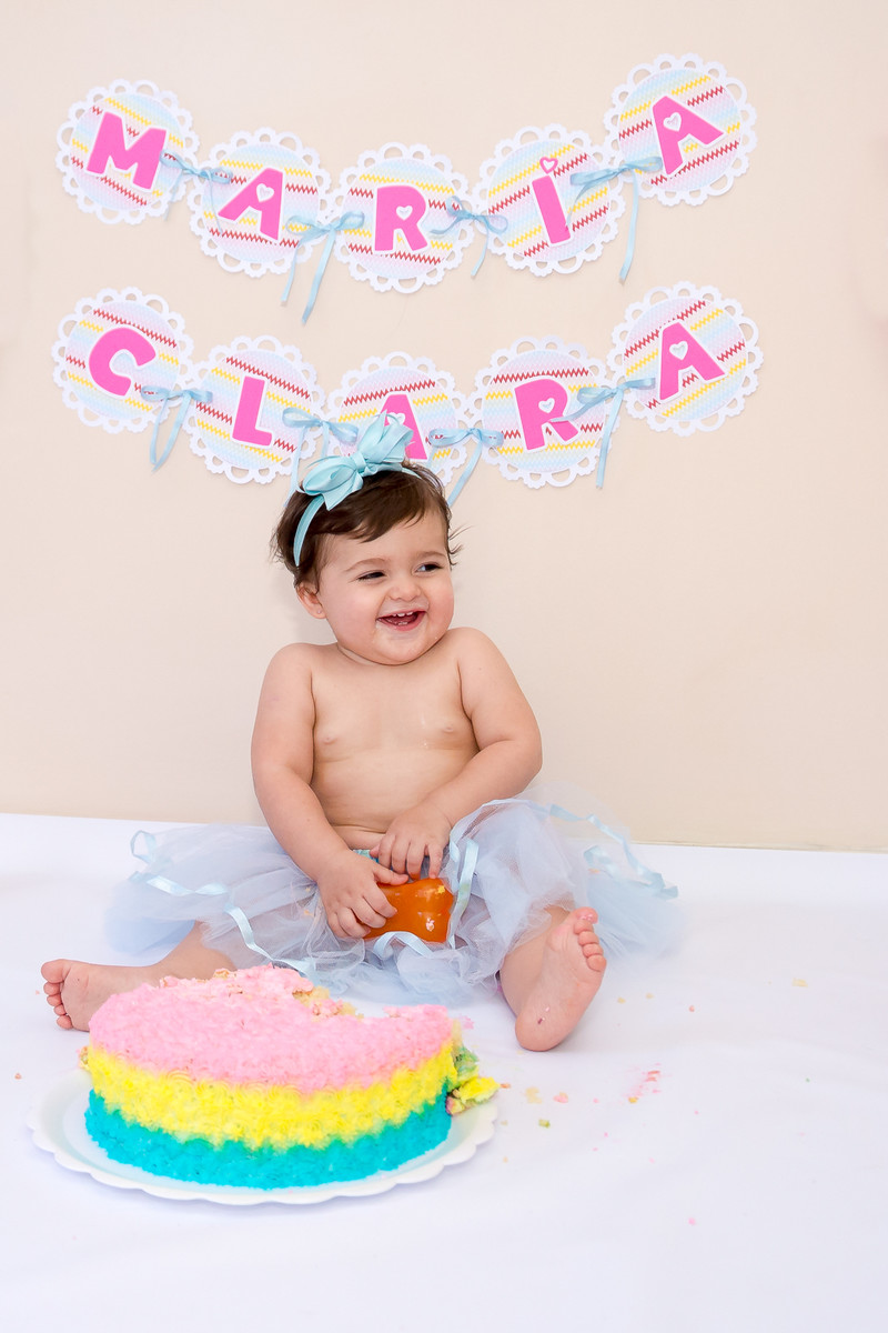 maria clara e o bolo no ensaio smash the cake