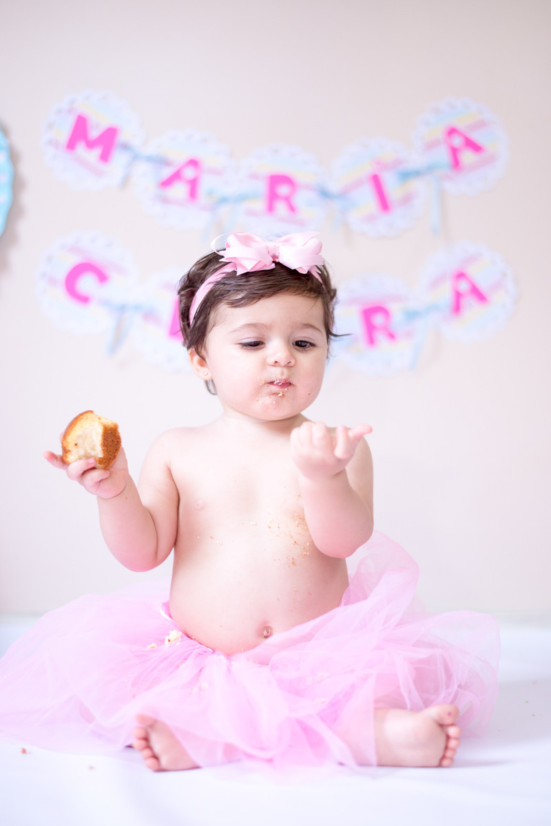 maria clara e o bolo no ensaio smash the cake