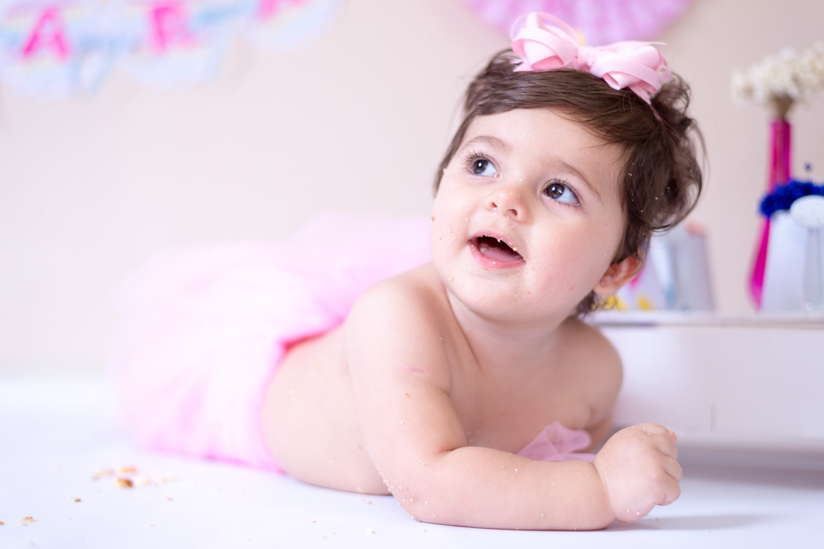 maria clara e o bolo no ensaio smash the cake