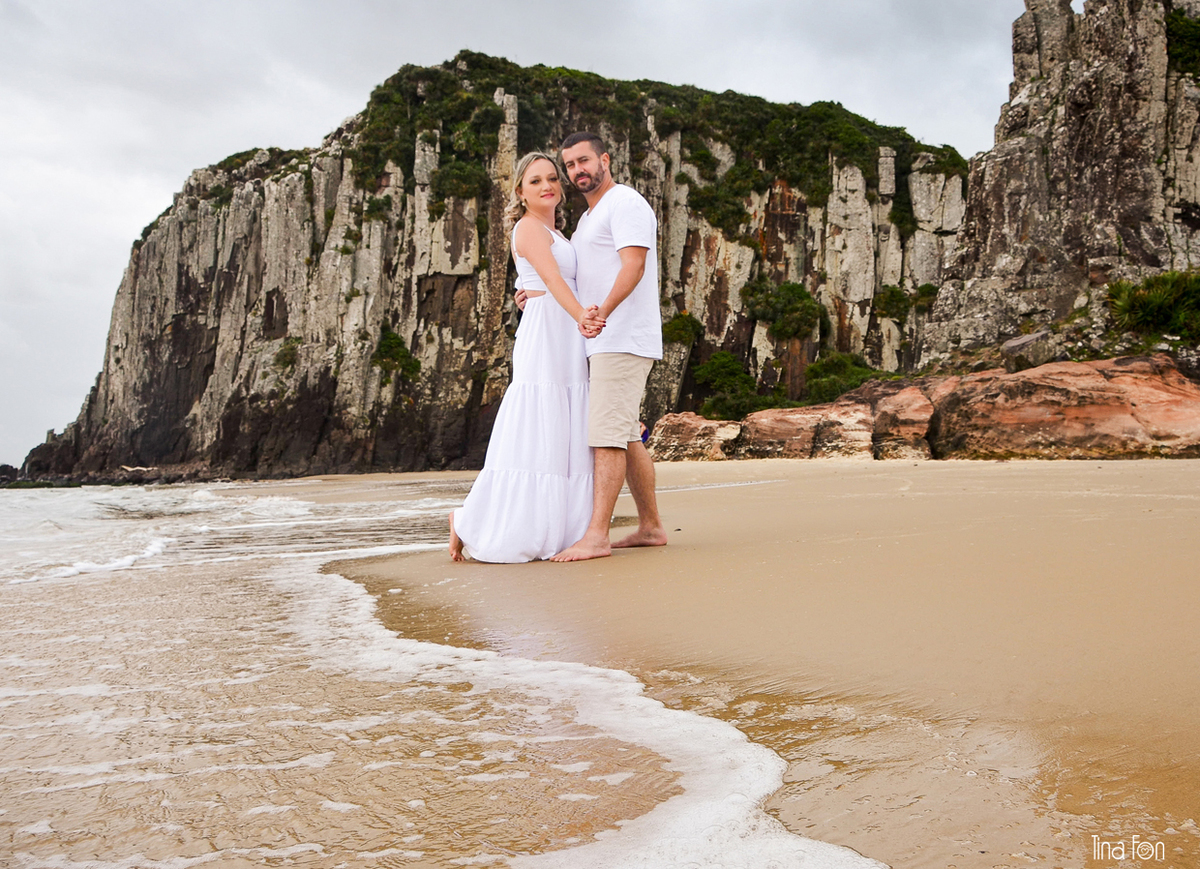 tina fon fotografia+ensaio casal+na+praia+de+torres+book+
