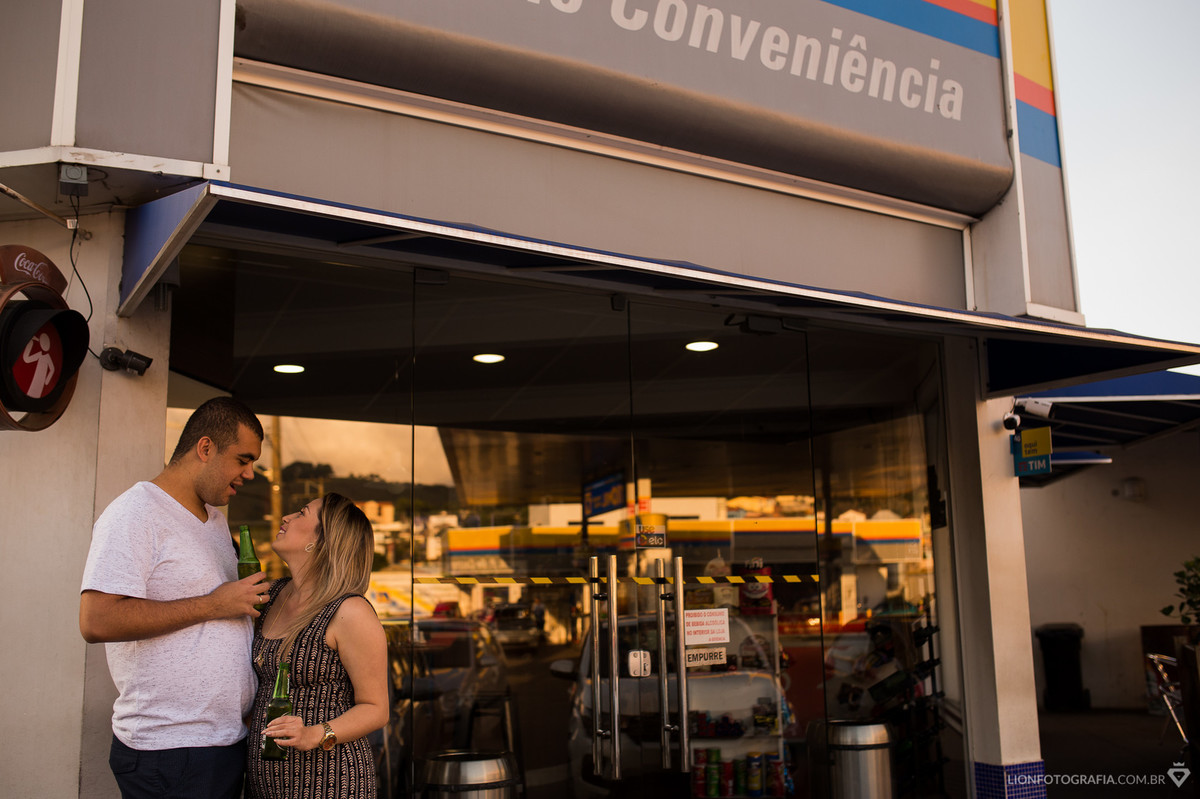 pre casmento em sao roque posto ipiranga posto castro sessão fotografica de casal posto castrp