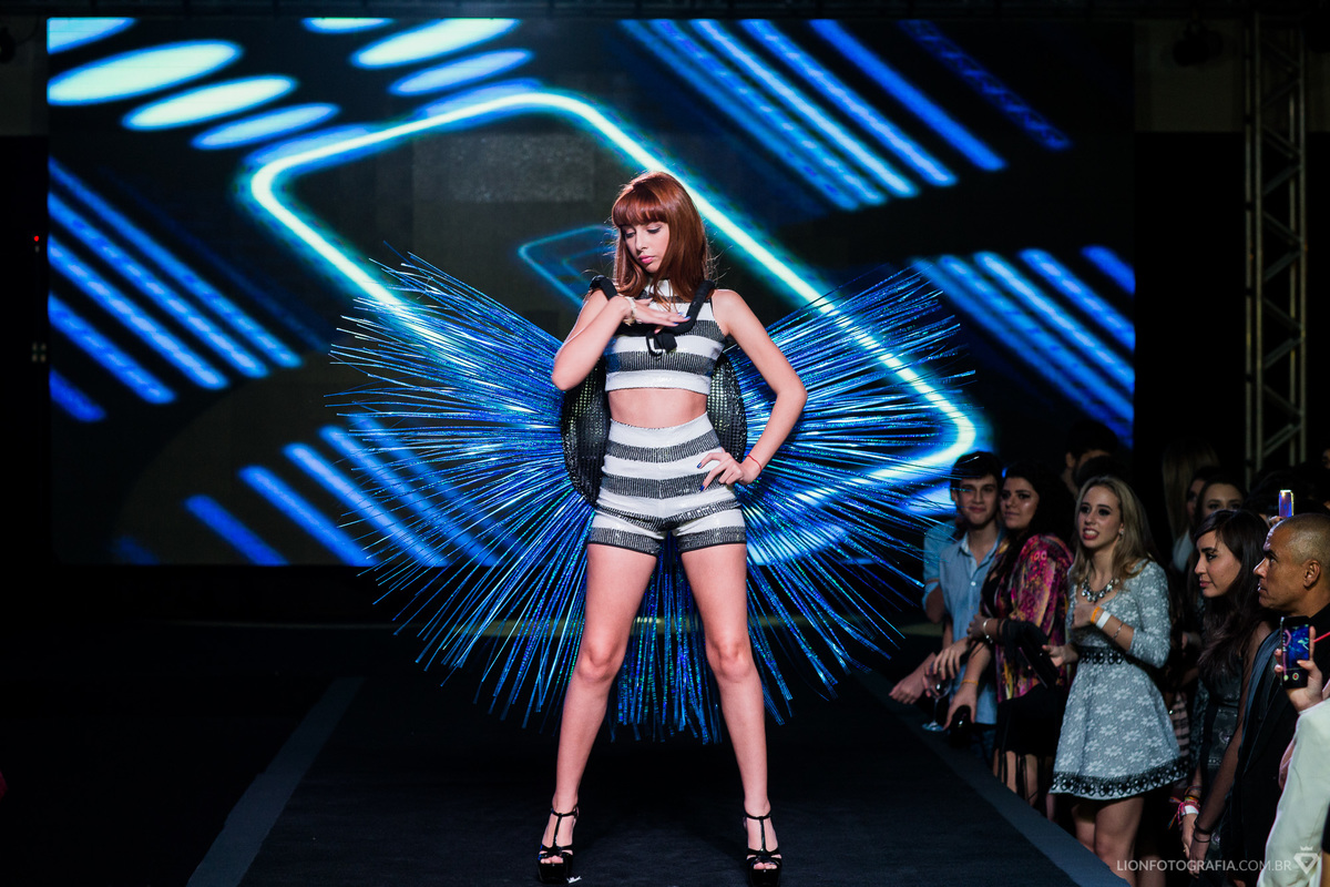 desfile victoria's secrets Festa de 15 anos da Blogueira Pri Alvarenga no Ipanema Clube em Sorocaba - SP