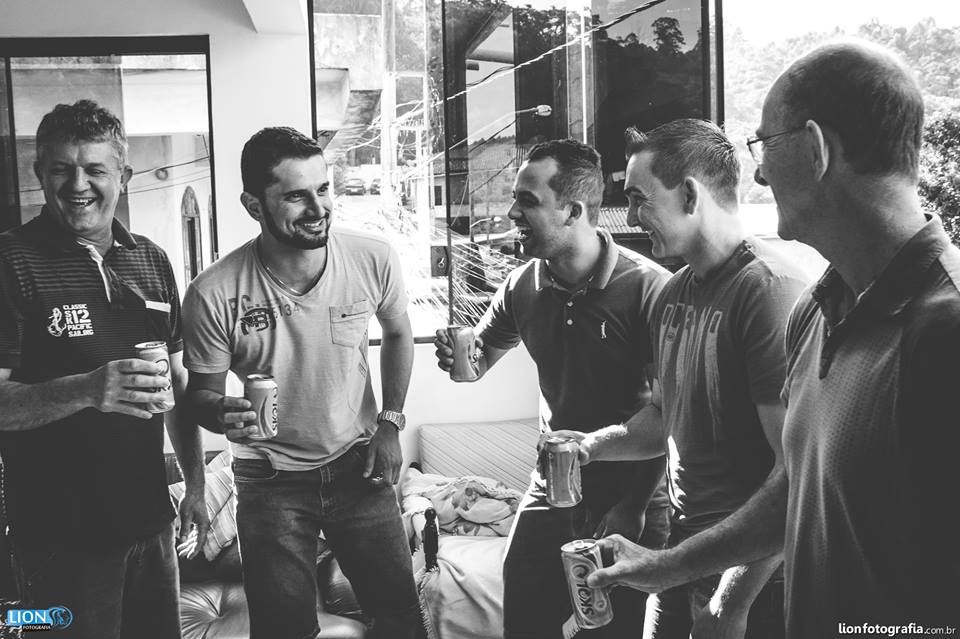 #lionfotografia #cadillac #esession #wedding #bride #bridedress #weddingphotographer #wedding