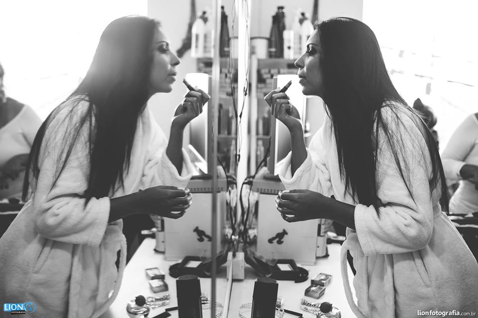 #lionfotografia #cadillac #esession #wedding #bride #bridedress #weddingphotographer #wedding