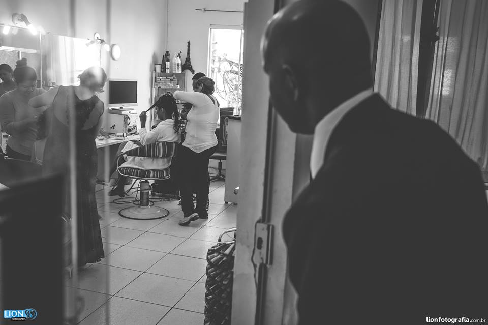 #lionfotografia #cadillac #esession #wedding #bride #bridedress #weddingphotographer #wedding