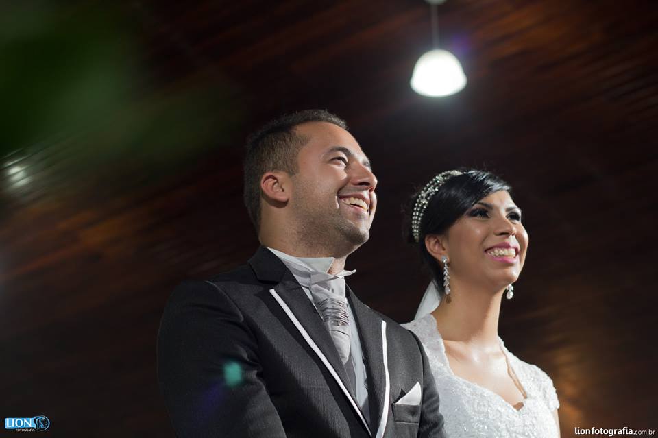 #lionfotografia #cadillac #esession #wedding #bride #bridedress #weddingphotographer #wedding