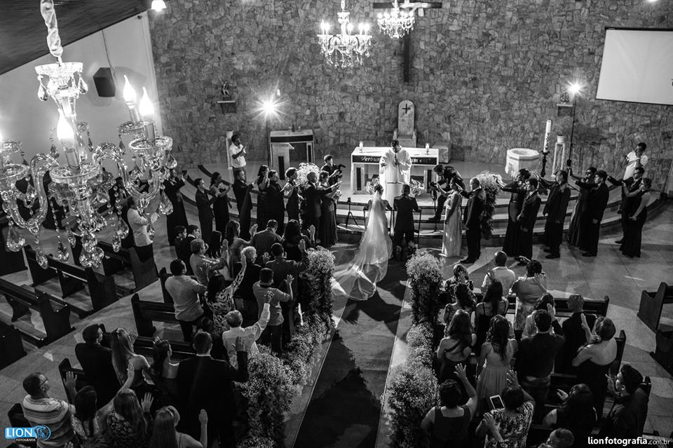 #lionfotografia #cadillac #esession #wedding #bride #bridedress #weddingphotographer #wedding