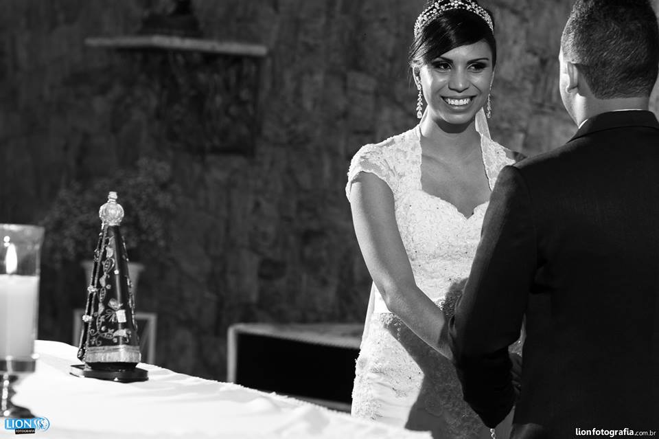 #lionfotografia #cadillac #esession #wedding #bride #bridedress #weddingphotographer #wedding