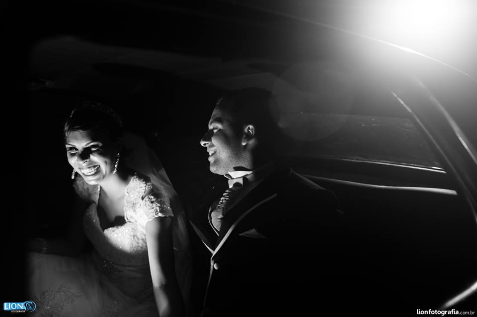 #lionfotografia #cadillac #esession #wedding #bride #bridedress #weddingphotographer #wedding