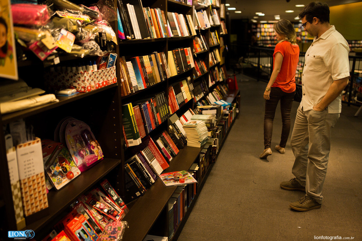 prewedding, alphaville, ensaio, saraiva, santana de parnaiba, tambore, fotografia, lion, fotografo, livraria, shopping, fotos de casal, casamento