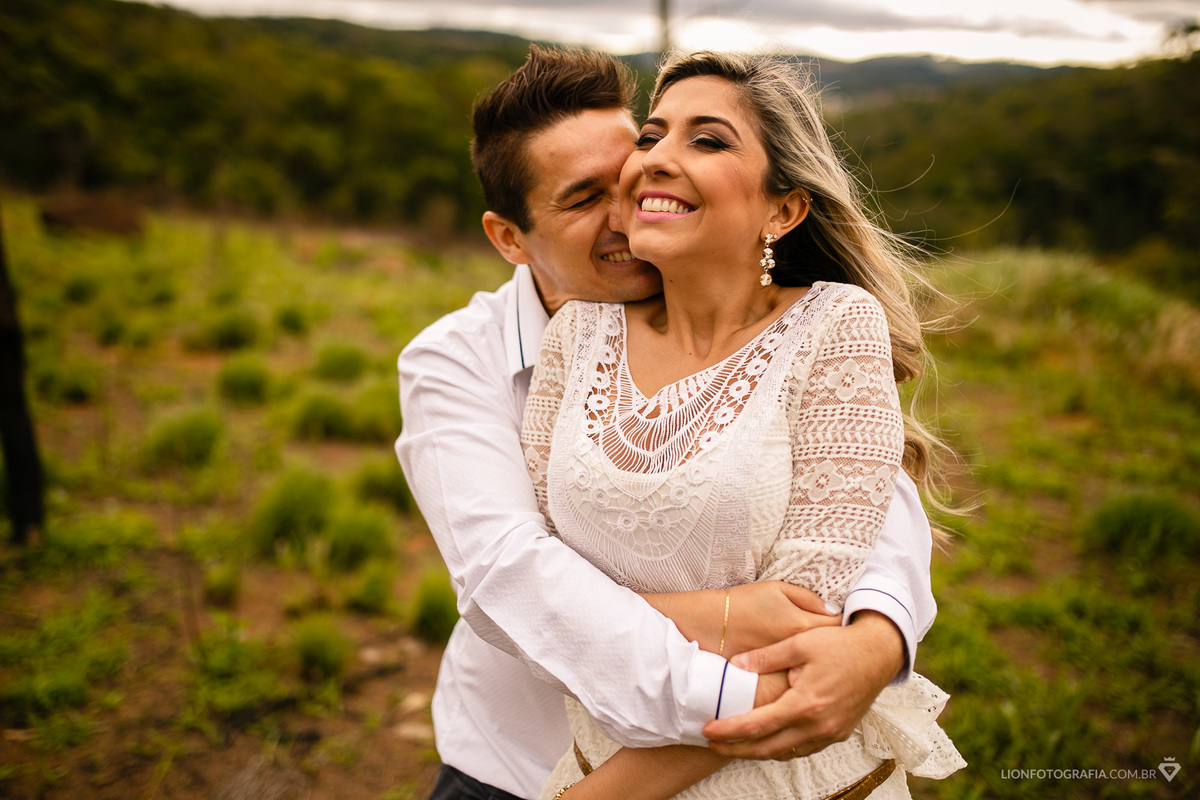 sessão de fotos pré csaamento em são roque na estrada do vinho por fotógrafo guilherme lion