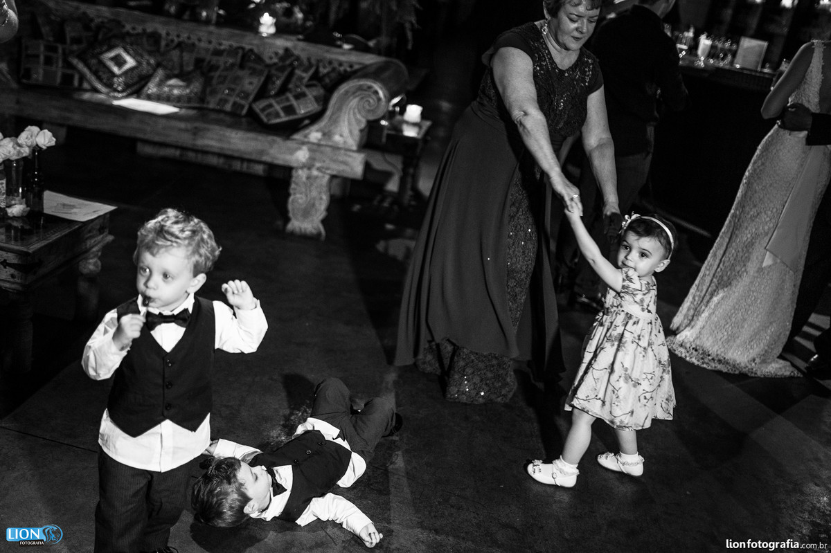 casamento, wedding, makingof, fotografo de casamento, são paulo, alphaville, barueri, tantra, emoção, lion, fotografia, bride, noiva, terno, noivo, casal, festa, buquet, são roque, álbum de casamento