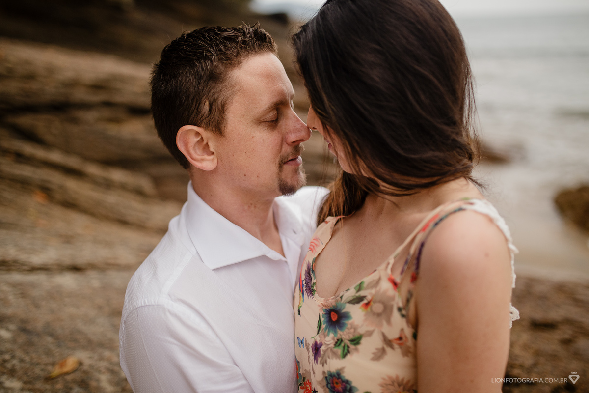 Lion-fotografia-prewedding-sessao-de-fotos-de-casal-ilha-bela-guaruja-ubatuba-praia-fotografo-casamento-sp-01
