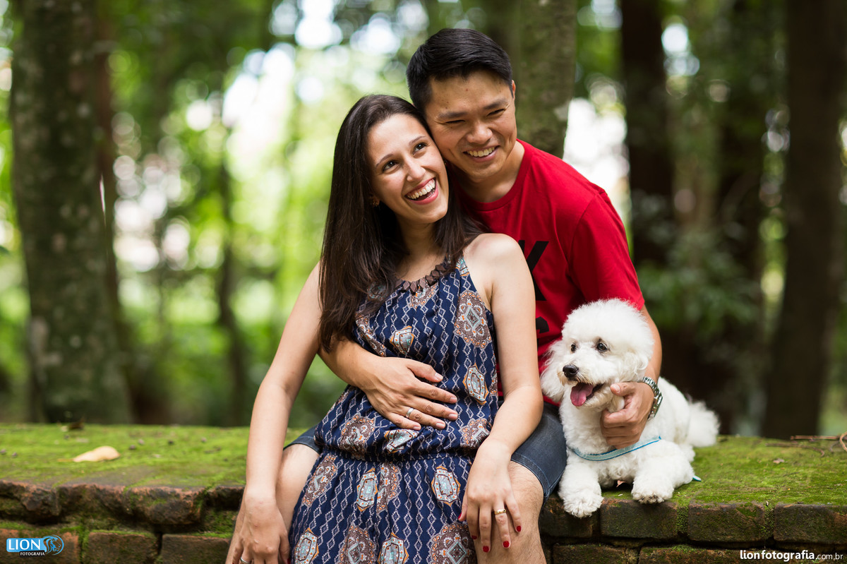 prewedding casamento dog pet são roque brasital lion fotografia ensaio sessão de fotos book esession casal noiva noivo natureza poodle cão pré-casamento