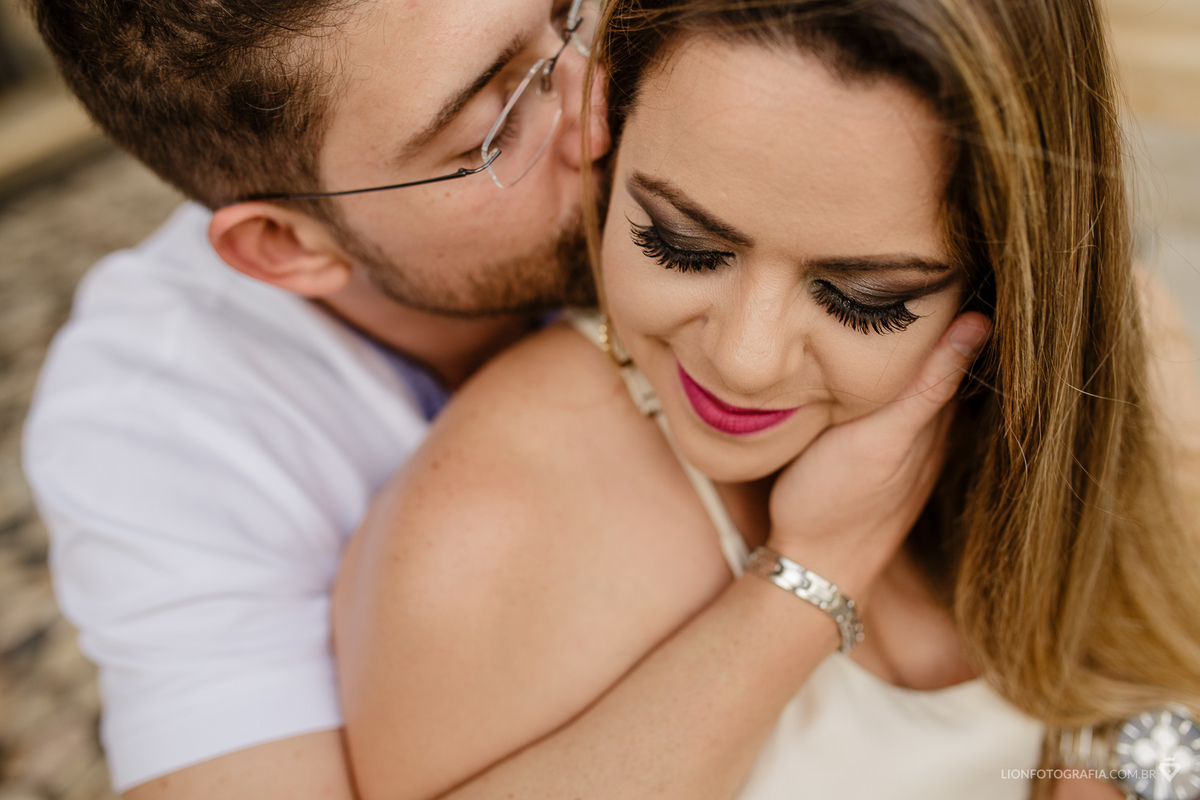 prewedding são roque centro teresiano de espiritualidade na cidade de são roque casamento fotos no campo fotógrafo guilherme lion fotografia 