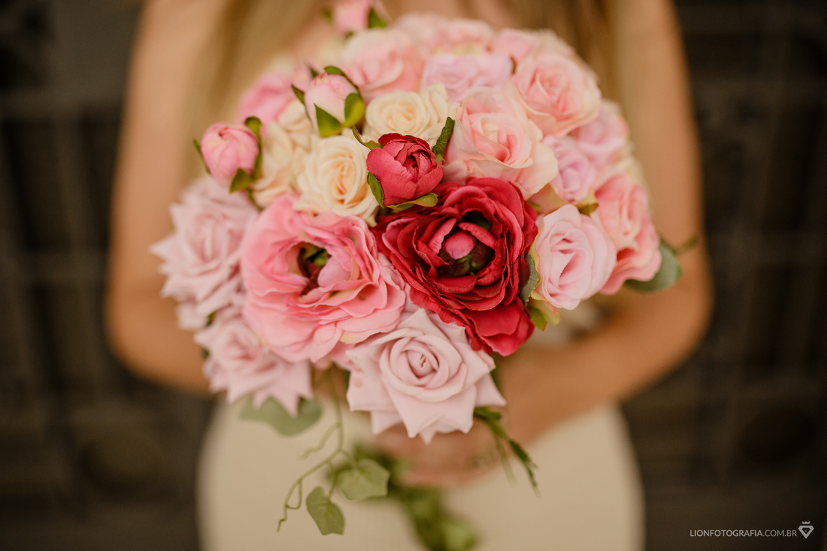 prewedding são roque centro teresiano de espiritualidade na cidade de são roque casamento fotos no campo fotógrafo guilherme lion fotografia 