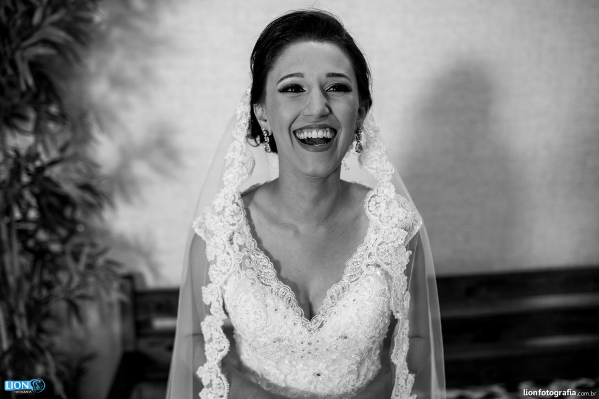 casamento são roque lion fotografia bride noiva noivo wedding makingof tia lina matriz igreja fotografo casal banda harmonia eduardo oliveira dj vinho mairinque vestido gravata