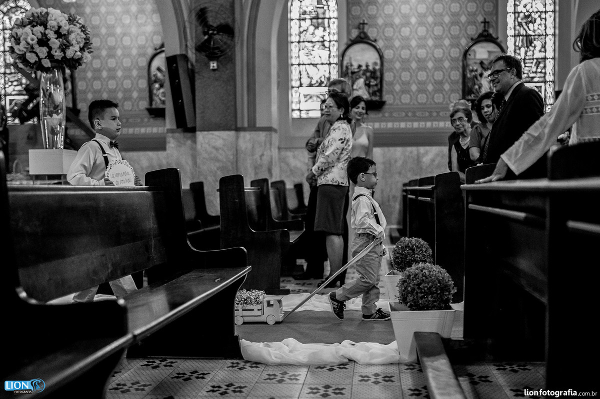 casamento são roque lion fotografia bride noiva noivo wedding makingof tia lina matriz igreja fotografo casal banda harmonia eduardo oliveira dj vinho mairinque vestido gravata