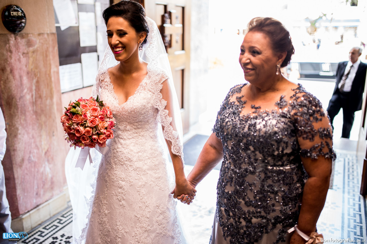 casamento são roque lion fotografia bride noiva noivo wedding makingof tia lina matriz igreja fotografo casal banda harmonia eduardo oliveira dj vinho mairinque vestido gravata