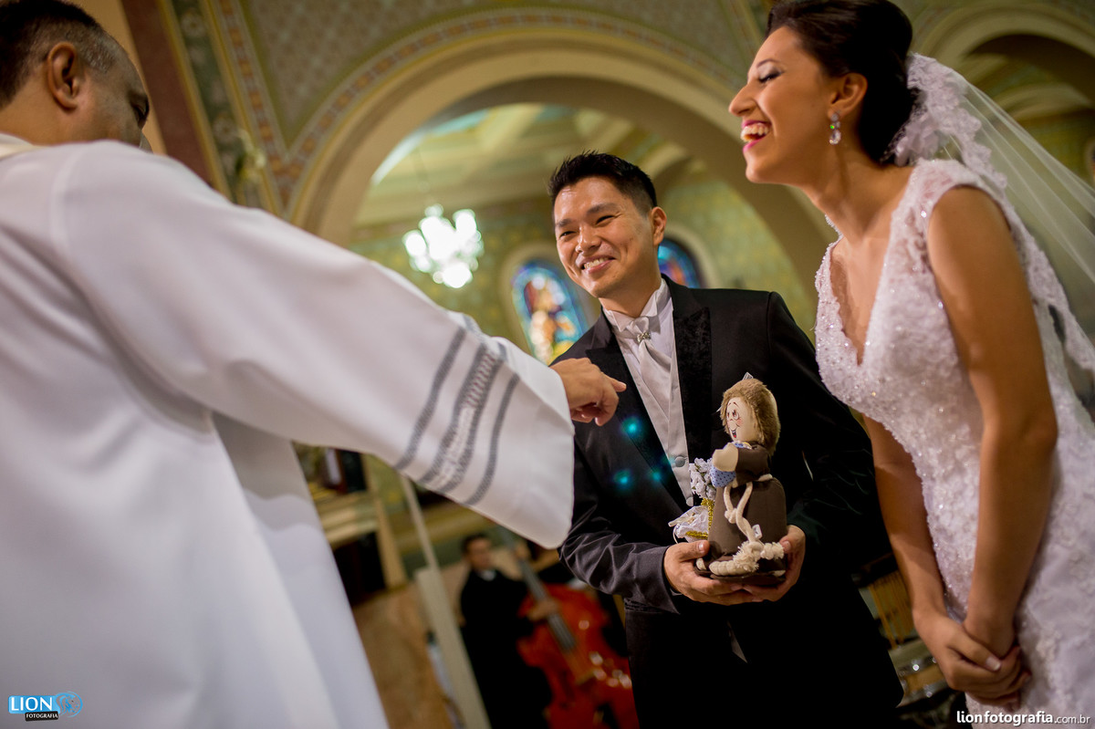 casamento são roque lion fotografia bride noiva noivo wedding makingof tia lina matriz igreja fotografo casal banda harmonia eduardo oliveira dj vinho mairinque vestido gravata