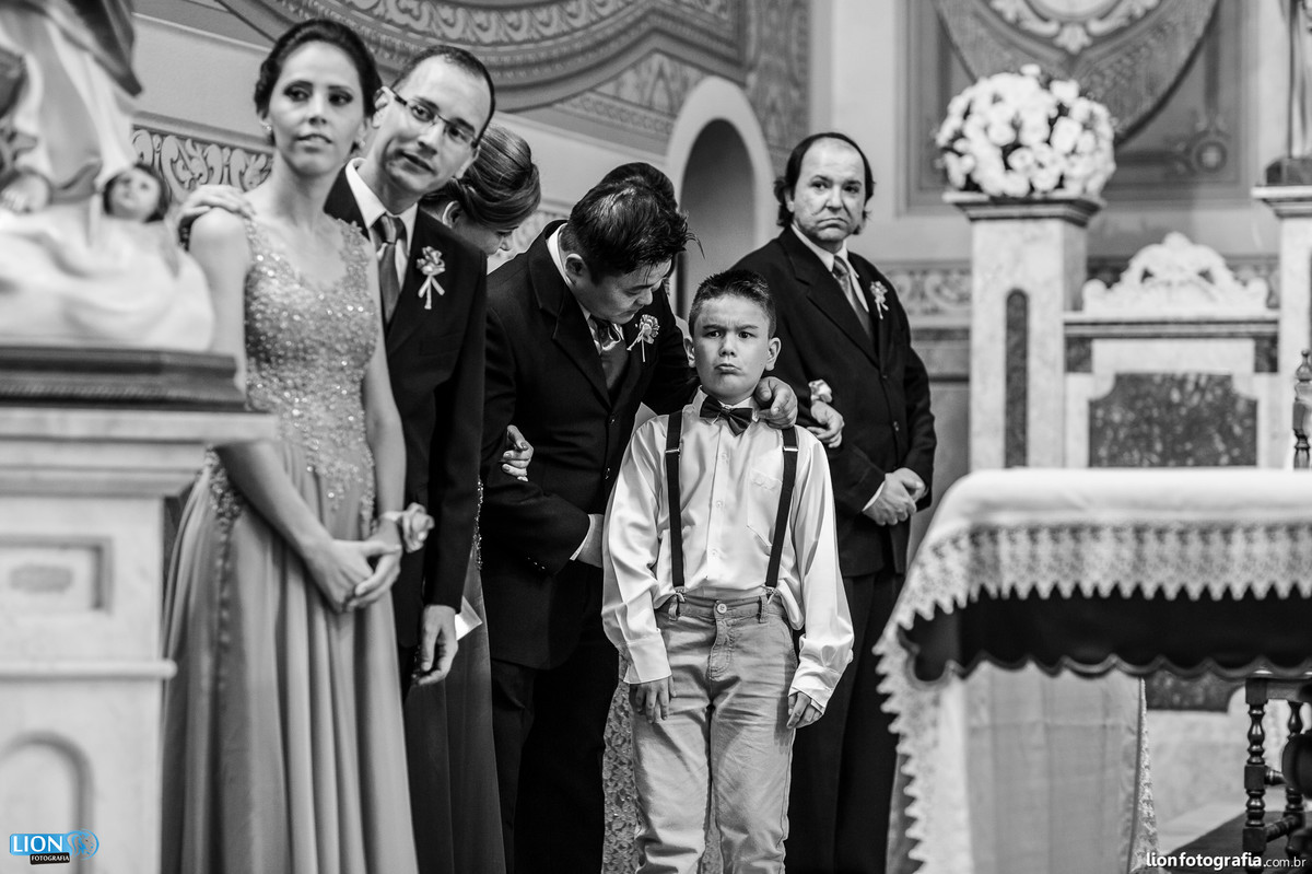 casamento são roque lion fotografia bride noiva noivo wedding makingof tia lina matriz igreja fotografo casal banda harmonia eduardo oliveira dj vinho mairinque vestido gravata