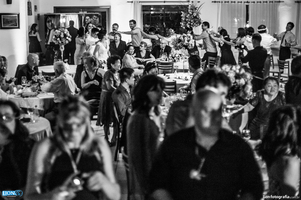 casamento são roque lion fotografia bride noiva noivo wedding makingof tia lina matriz igreja fotografo casal banda harmonia eduardo oliveira dj vinho mairinque vestido gravata