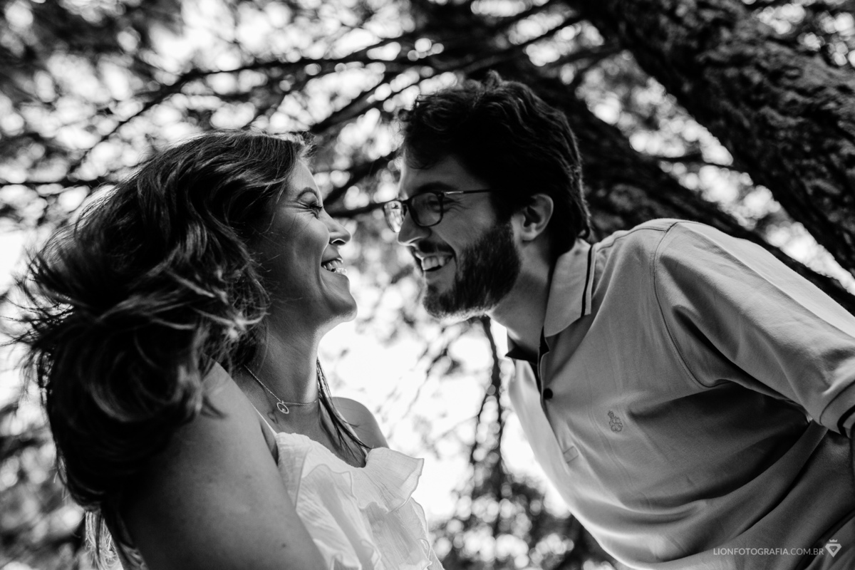 linda sessão de fotos no campo