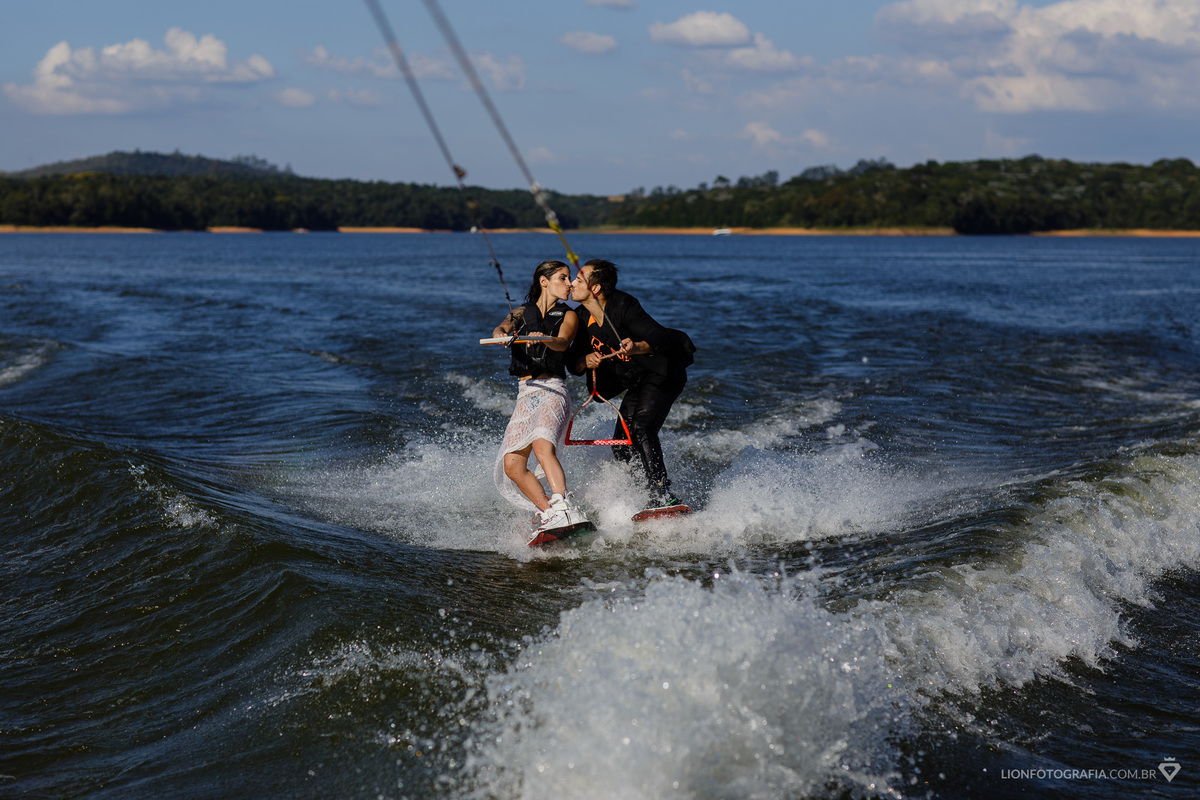 vídeo de pré-casamento realizado na represa de Ibiúna pré-wedding com wake board