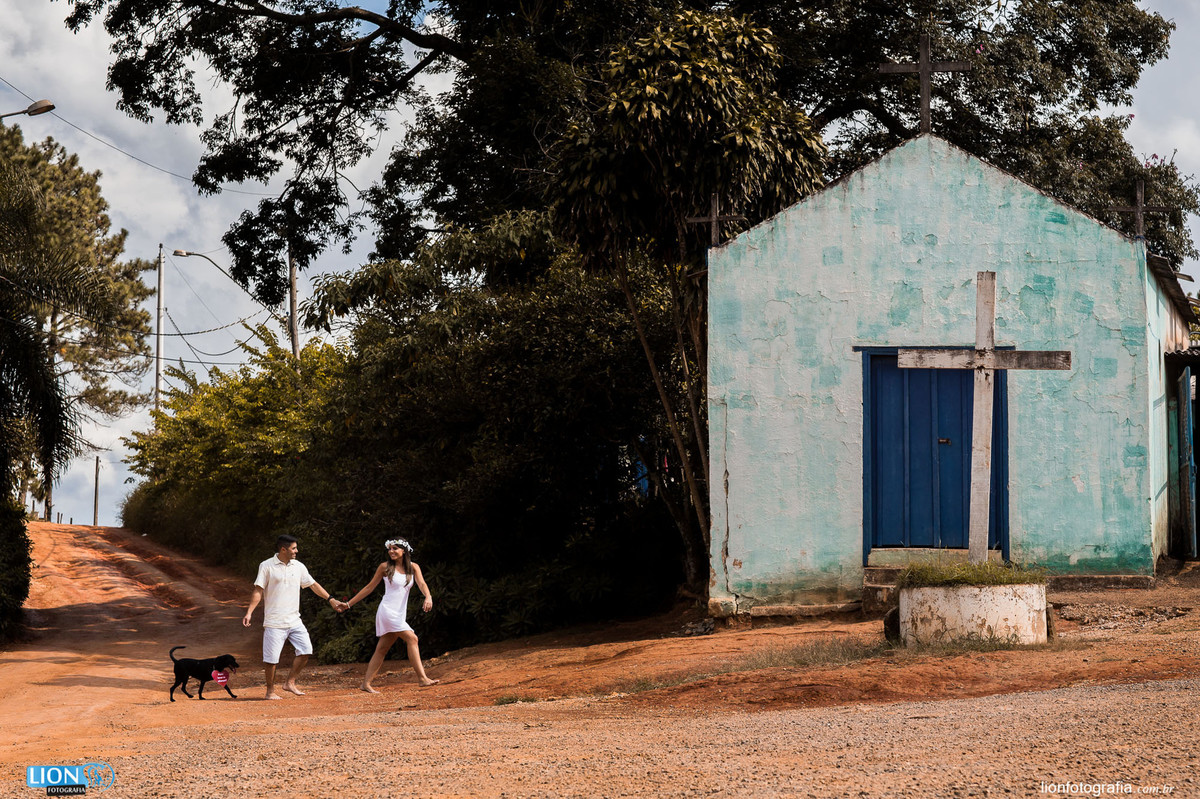 igreja dog cachorro pré-wedding casal ensaio fotografo lion fotografia ibiuna