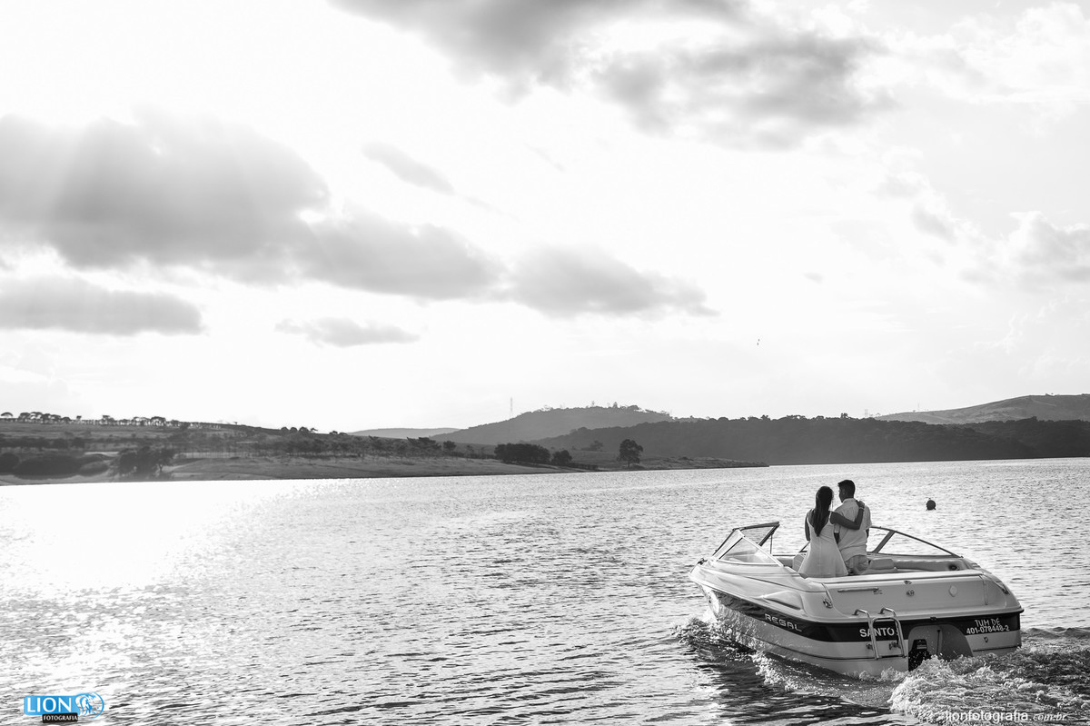pré-wedding casal ensaio fotografo lion fotografia ibiuna cachorro represa barco lancha iate clube veleiros são roque