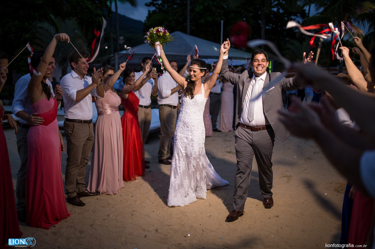 casados wedding casamento ilha bela noiva noivo emoção sea club alianças