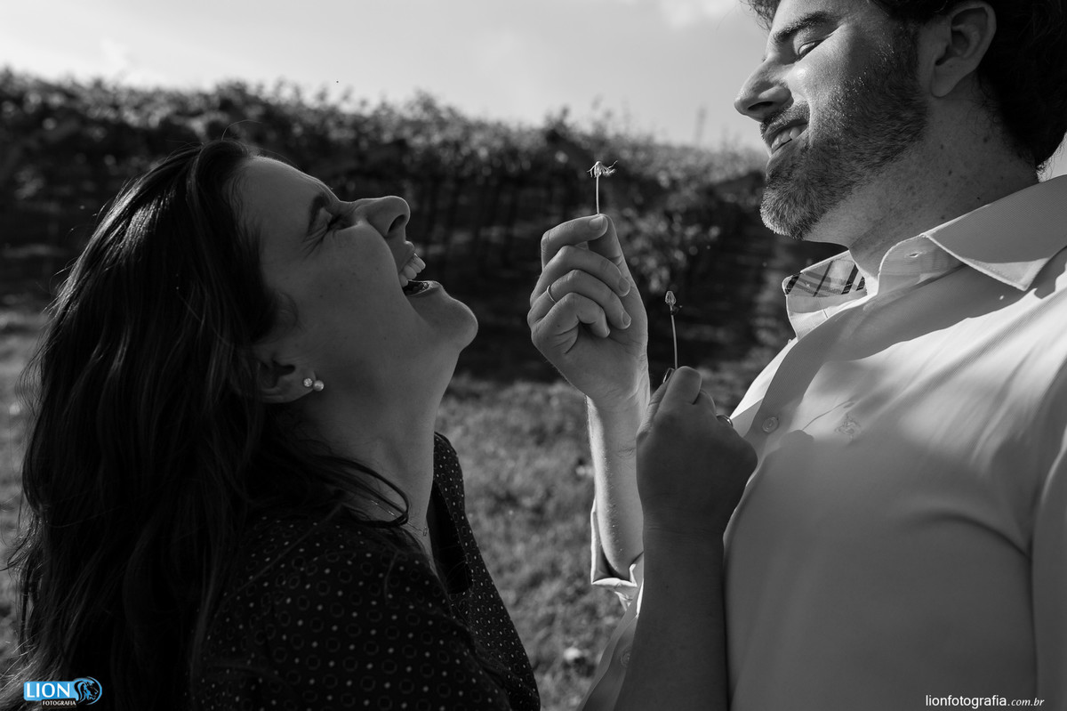 ensaio de casal, lion fotografia, fotografo, são roque, vinicula, tradição. interior, fotos no campo