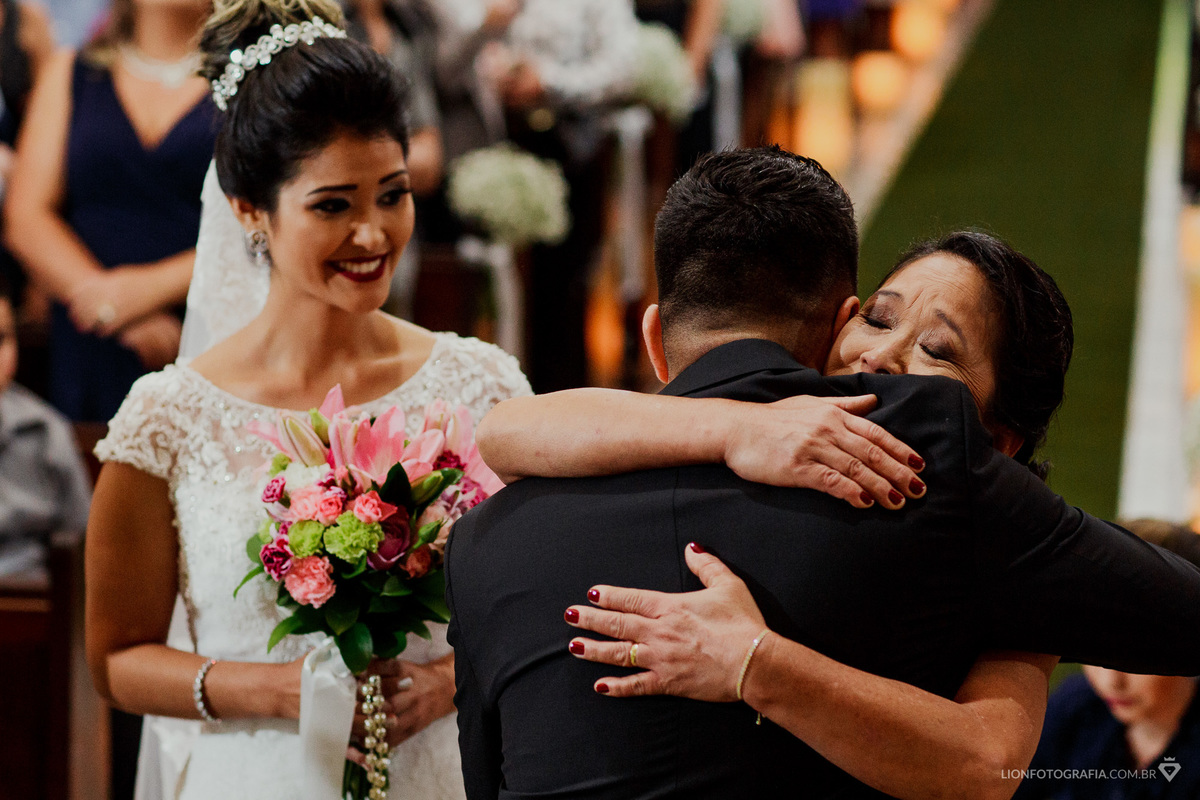 abraços na cerimonia de casamento