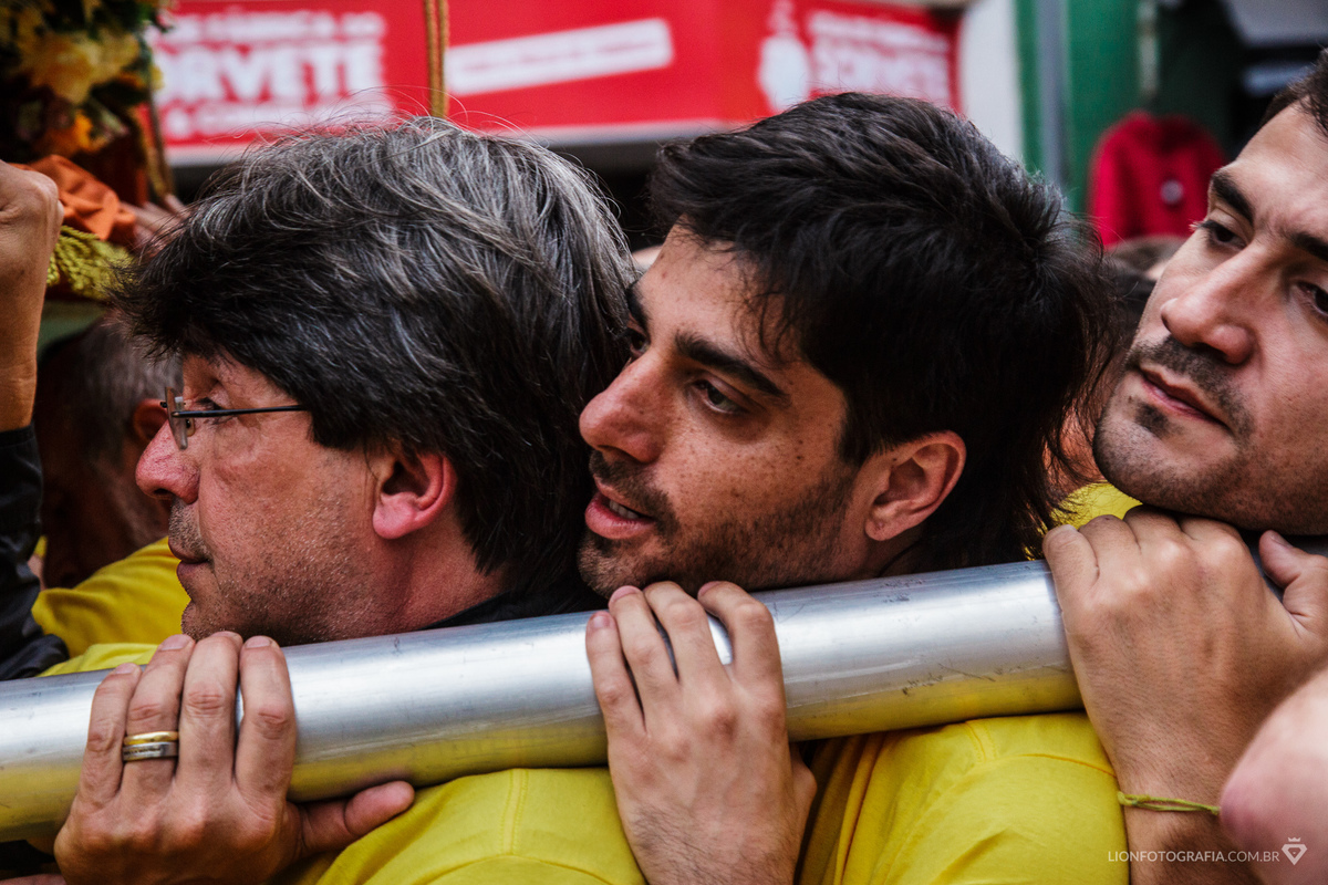 16 de agosto em São Roque Procissão Carros de lenha tradição estância turistica