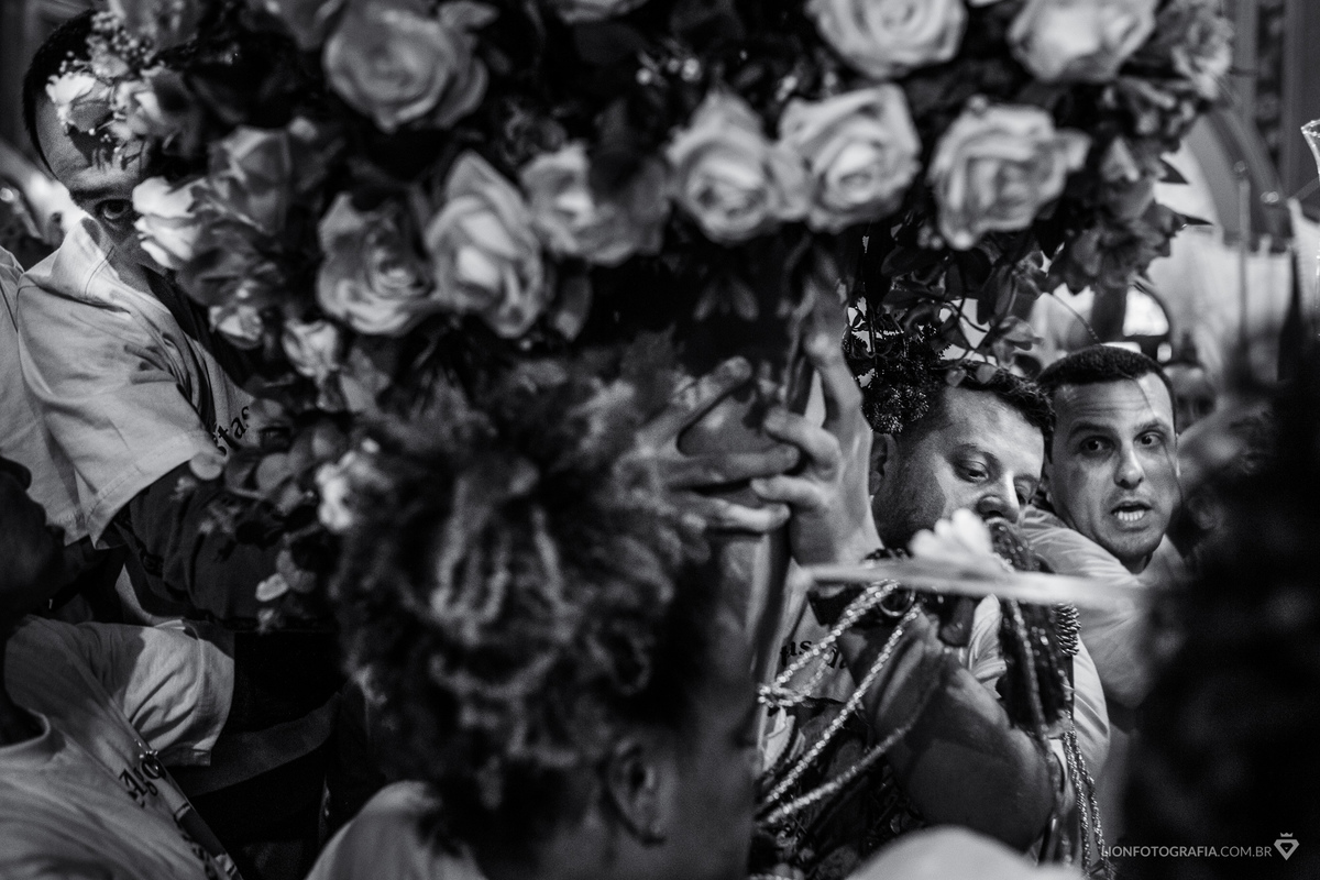16 de agosto em São Roque Procissão Carros de lenha tradição estância turistica