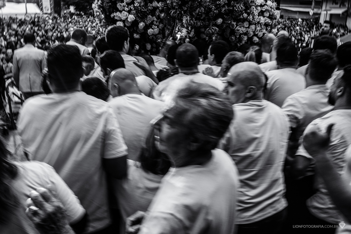 16 de agosto em São Roque Procissão Carros de lenha tradição estância turistica