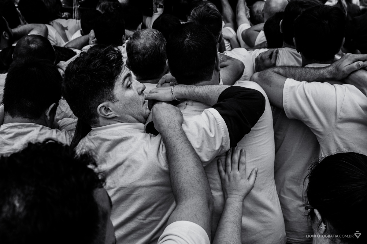 16 de agosto em São Roque Procissão Carros de lenha tradição estância turistica