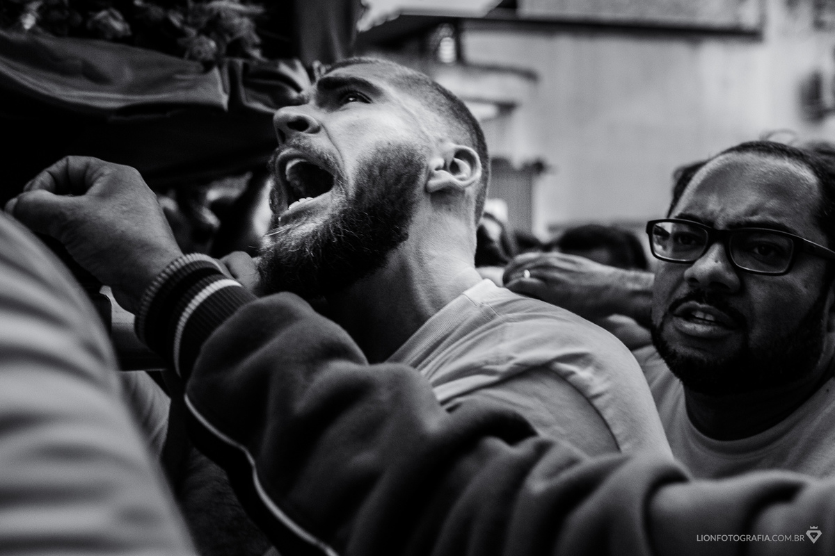 16 de agosto em São Roque Procissão Carros de lenha tradição estância turistica