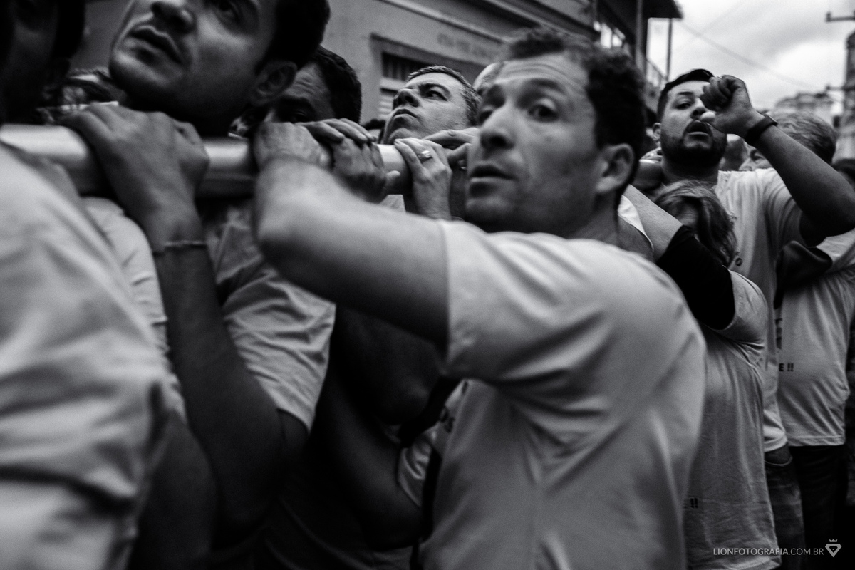 16 de agosto em São Roque Procissão Carros de lenha tradição estância turistica