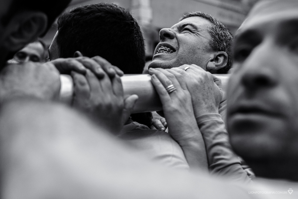 16 de agosto em São Roque Procissão Carros de lenha tradição estância turistica