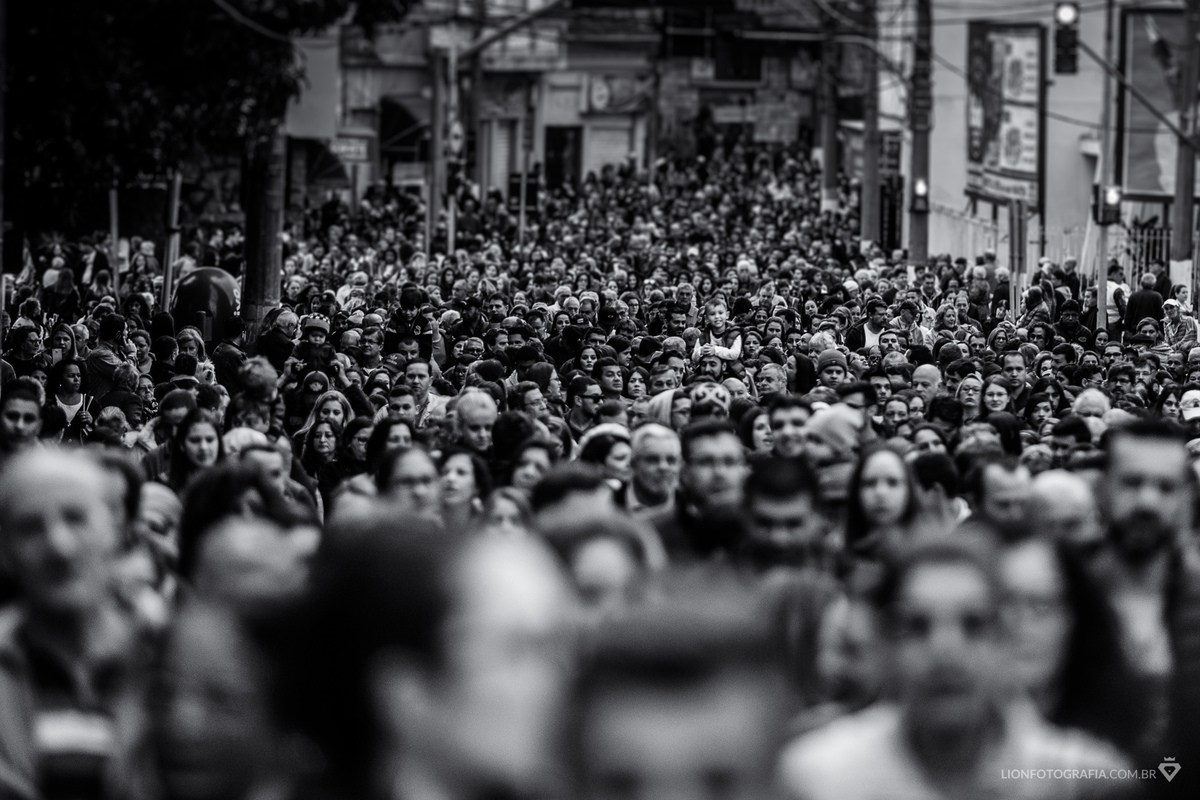 16 de agosto em São Roque Procissão Carros de lenha tradição estância turistica
