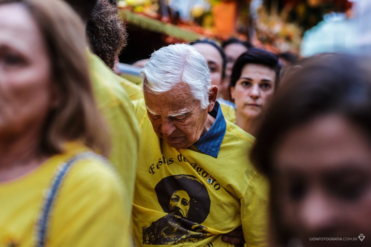 16 de agosto em São Roque Procissão Carros de lenha tradição estância turistica