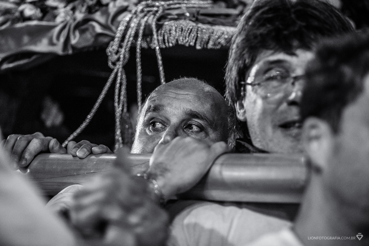 16 de agosto em São Roque Procissão Carros de lenha tradição estância turistica