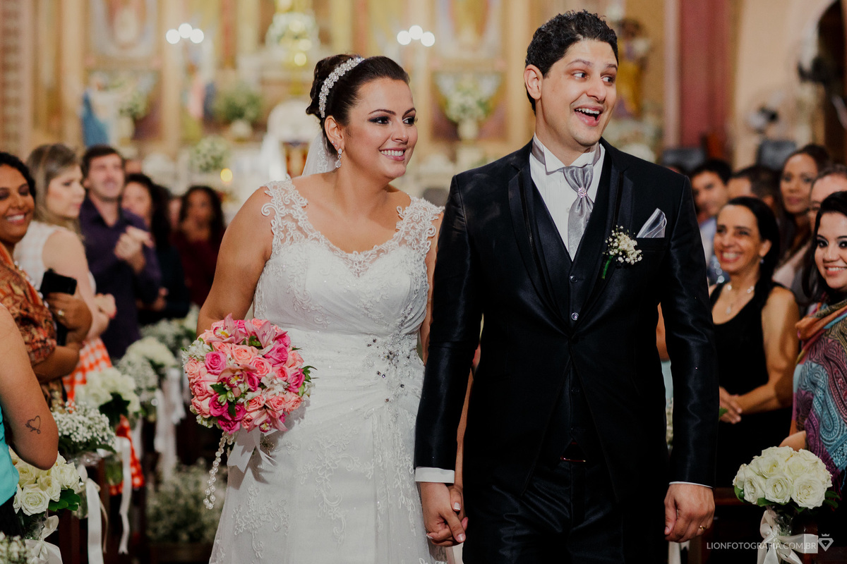 casamento em São Roque interior de São Paulo fotógrafo Guilheme Lion - Lion Fotografia - noivas noivos noiva - Estrada do Vinho - Igreja da Matriz - Tia Lina