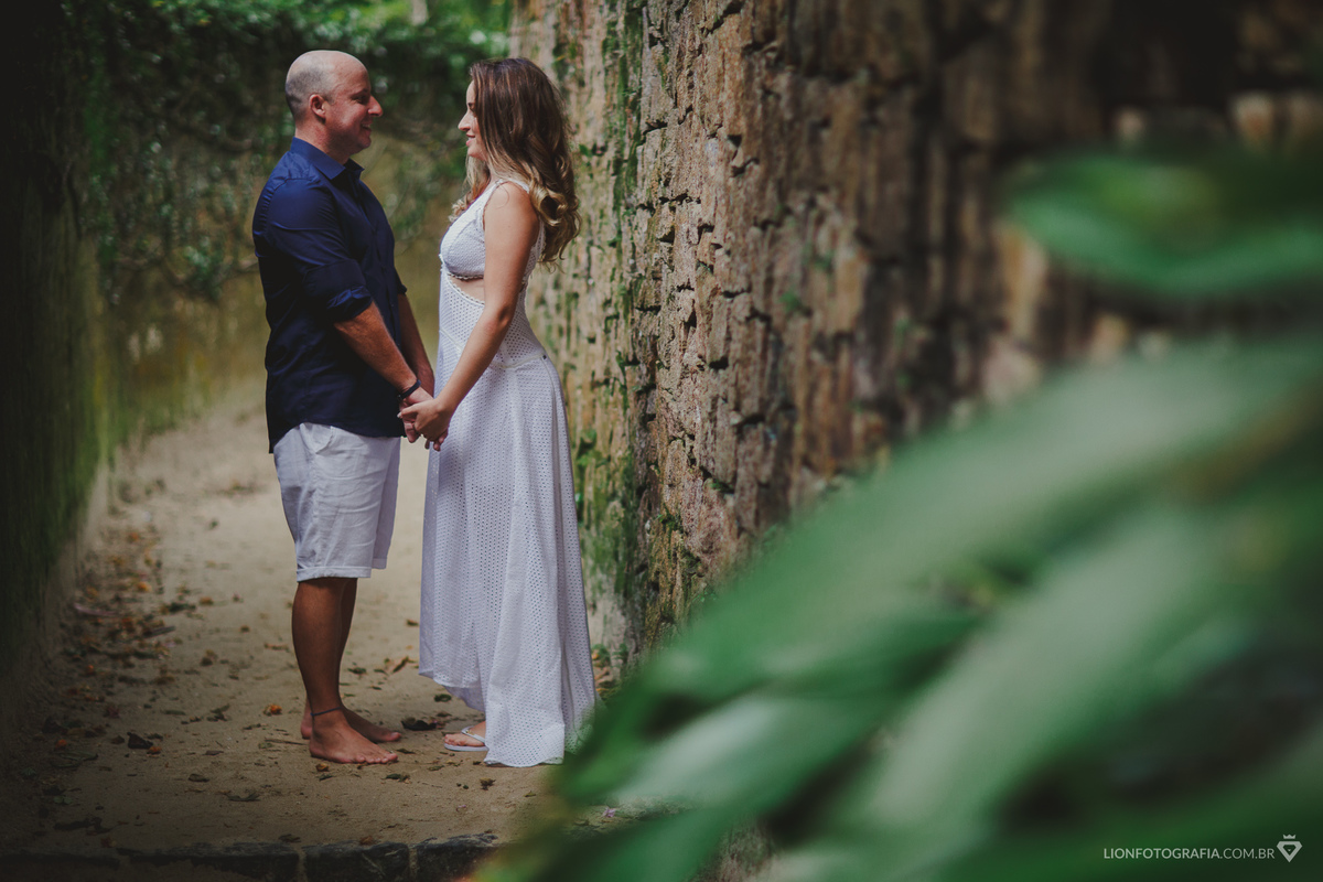 Ensaio fotográfico na praia - pré casamento - fotógrafo Lion - fotografia de casamento - sessão de fotos - Ubatuba - São Roque - São Paulo - Litoral Norte