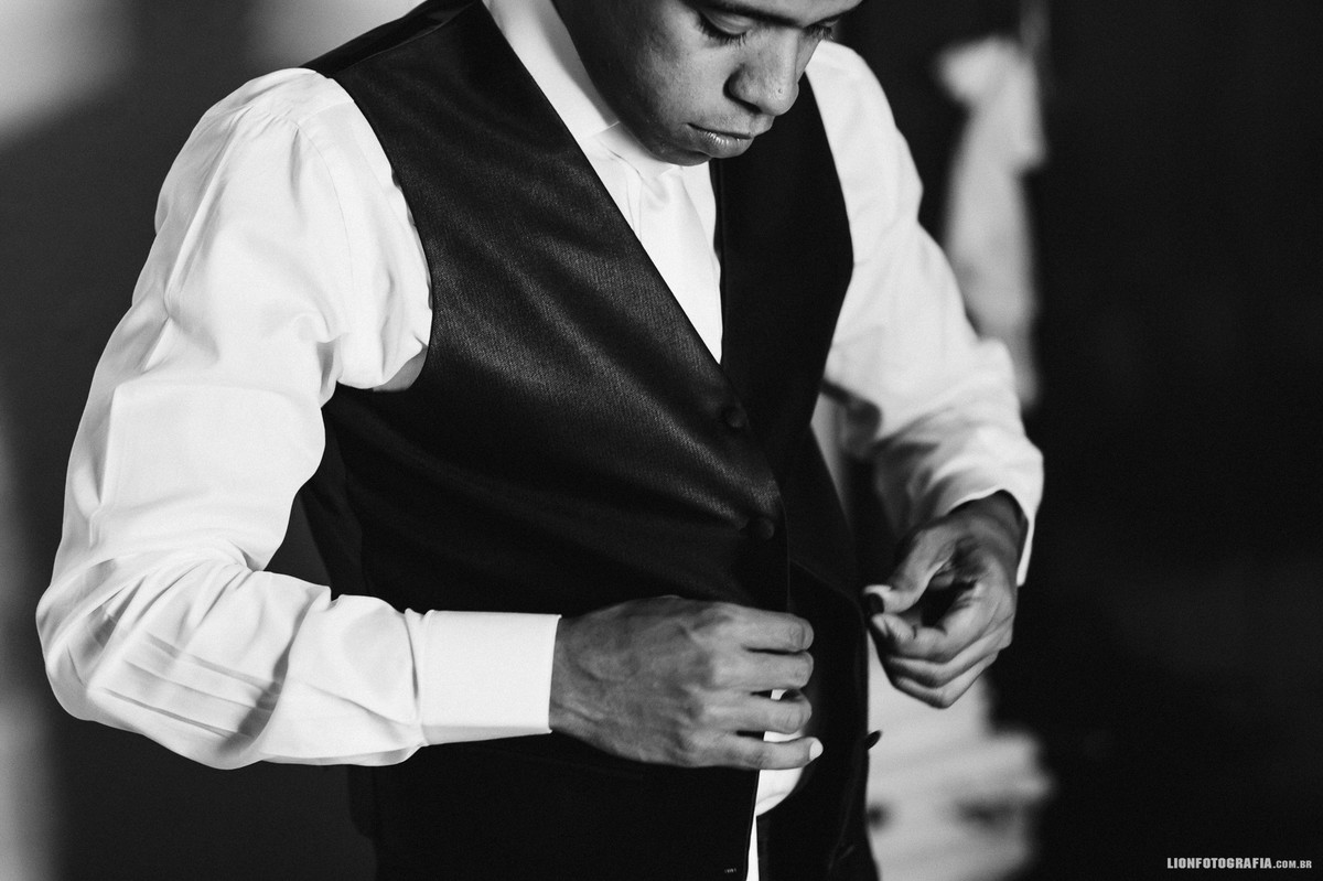 noivo se arrumando makingof do noivo