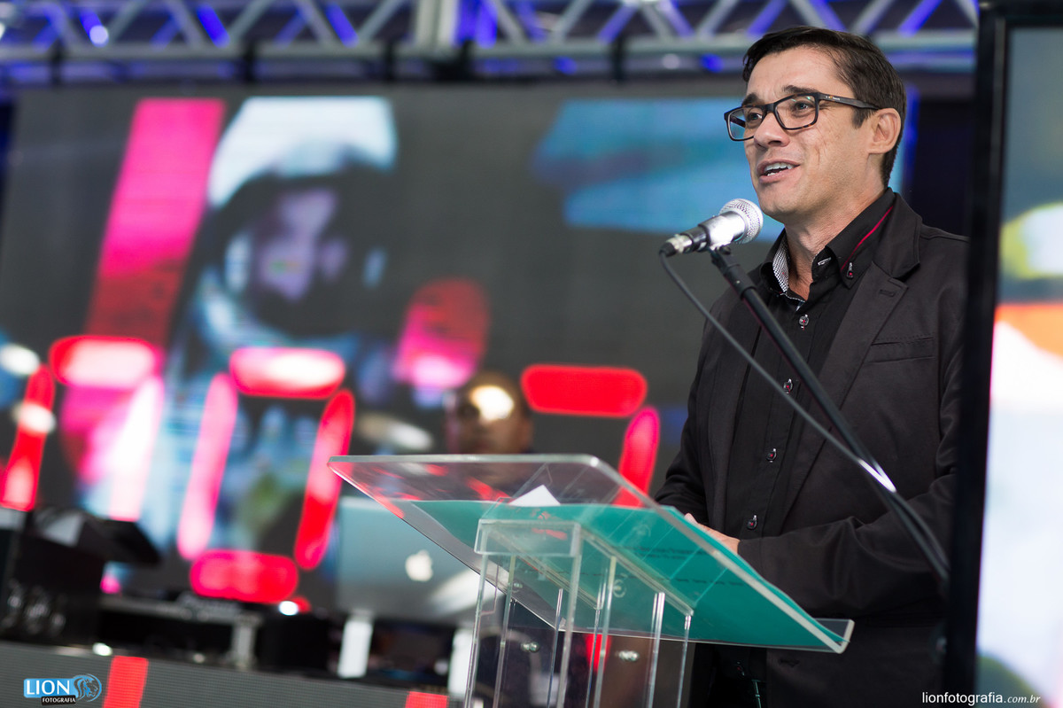 marcos paiva mestre de cerimonia