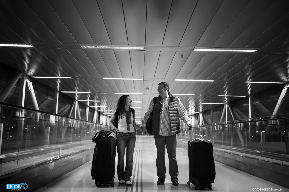 casal no aeroporto