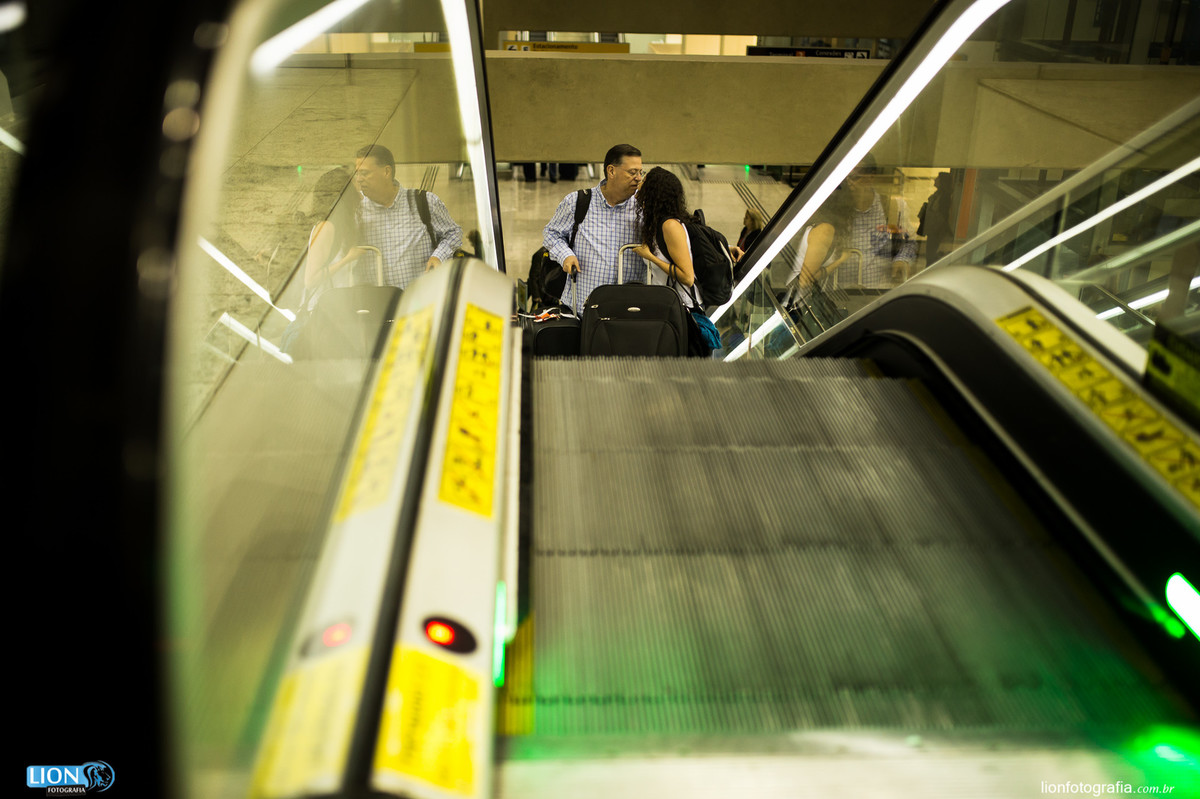 escada rolante do aeroporto